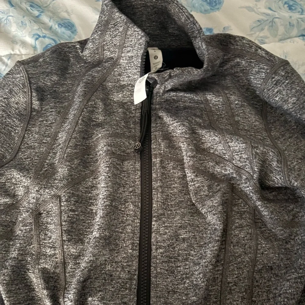 Grey Lululemon define jacket - Picture 3 of 3